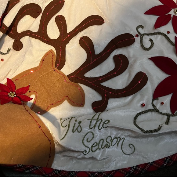 Pier 1 imports tree skirt. - Picture 5 of 5